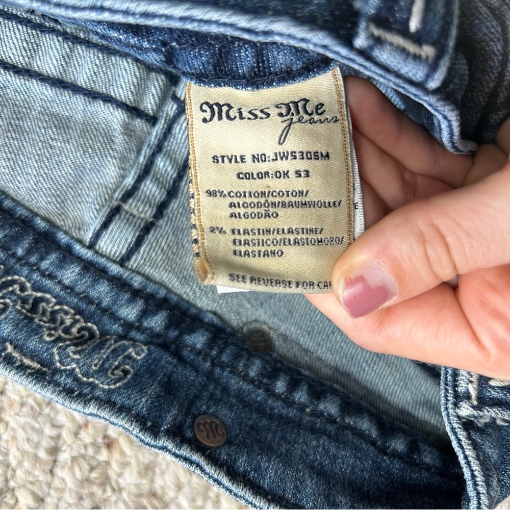 Miss Me Blue Bermuda Jean Shorts Womens 26 JW5306M Dark Wash 12" Inseam Slim - Picture 6 of 11